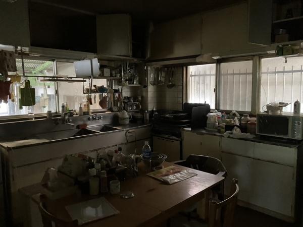秋松倉庫付戸建て