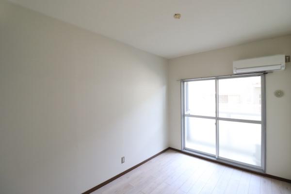 カレッジコート九工大(洋室)