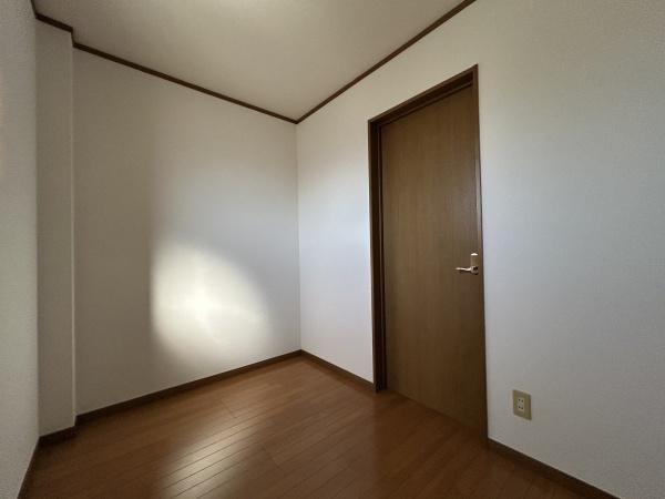 ファミール頴田