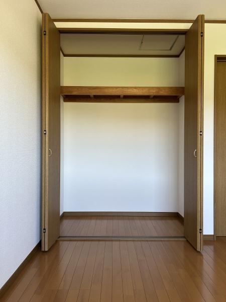 ファミール頴田