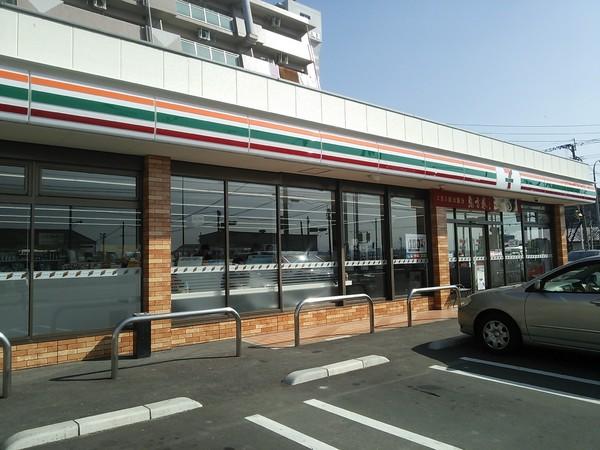 レグルス博多の森(セブンイレブン博多東平尾1丁目店)