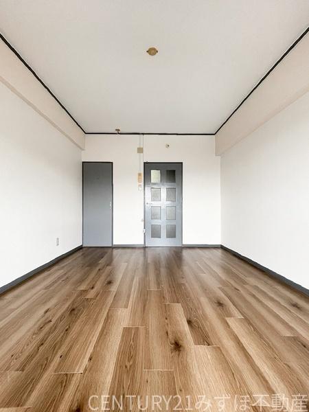 リュミエール空港前