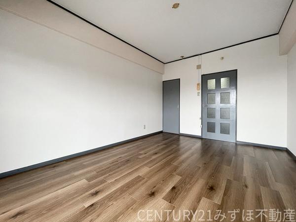 リュミエール空港前