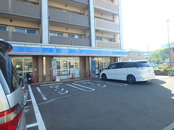 レノアス博多(ローソン吉塚本町店)