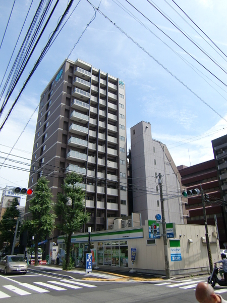 リーブル博多駅前(ファミリーマート博多出来町公園前店)