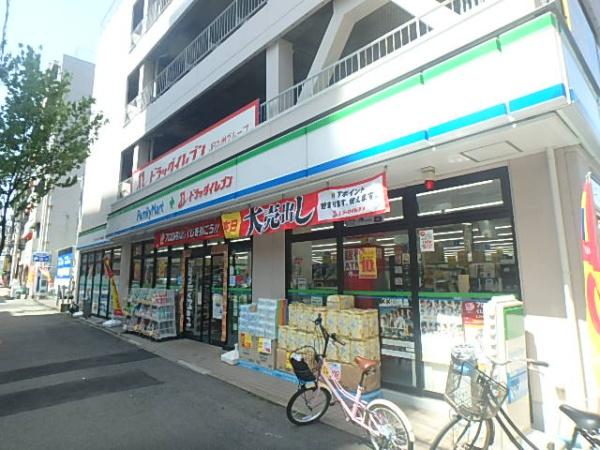ステイツ天神東２(ファミリーマートドラッグイレブン神屋町店)