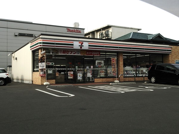 福岡市博多区諸岡3丁目のマンション(セブンイレブン博多弓田町店)
