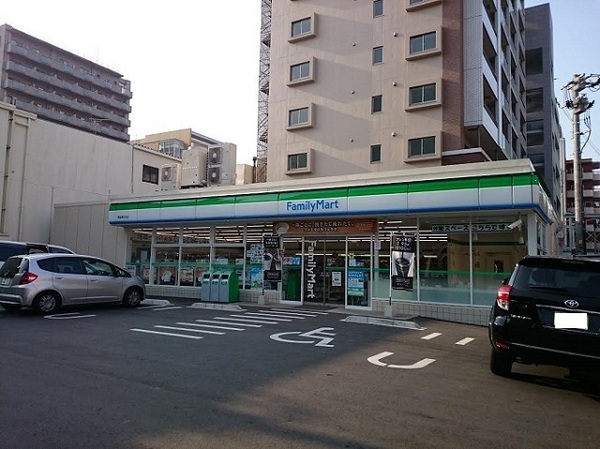 ブレーン博多(ファミリーマート博多東住吉店)