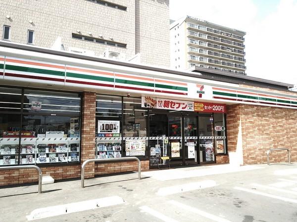 サン　ラルーチェ博多南(セブンイレブン博多竹下1丁目店)