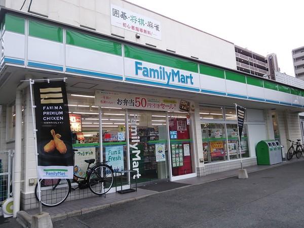 サン　ラルーチェ博多南(ファミリーマート博多駅南五丁目店)