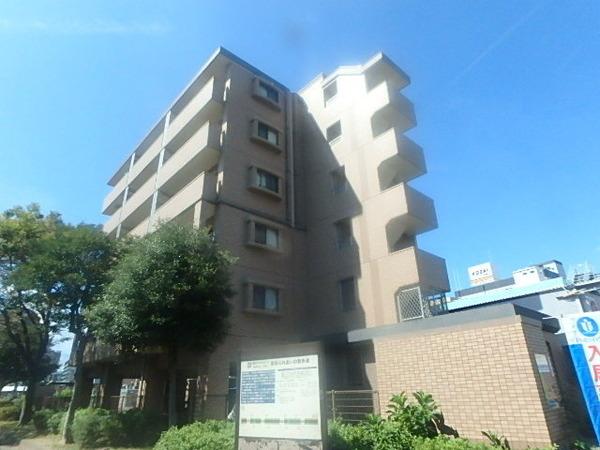 サン・トルース駅南