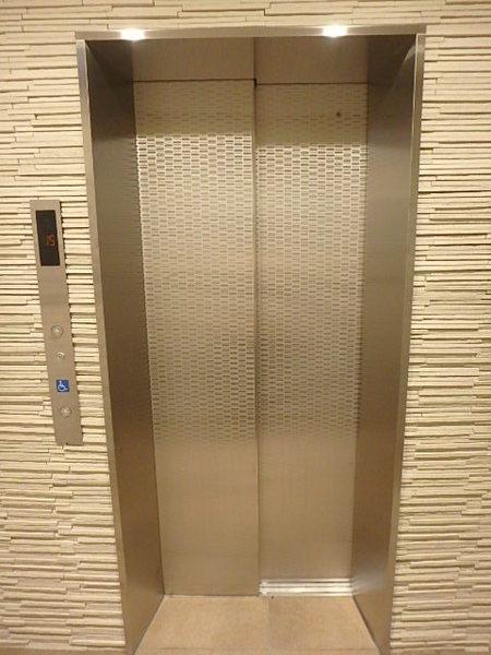 ラフレシーサ県庁口