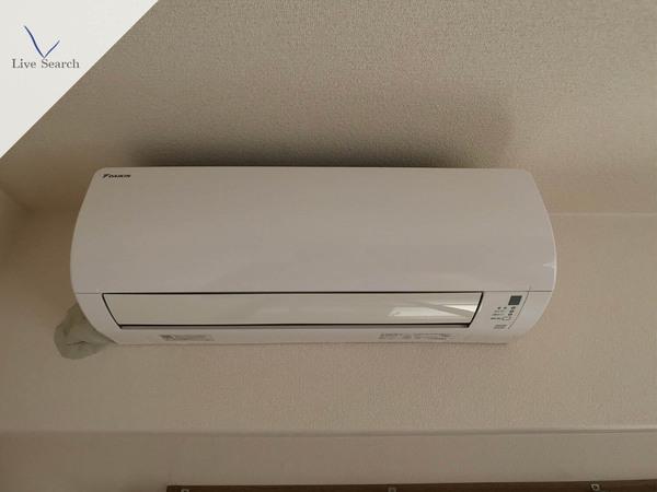 クリスタルビル