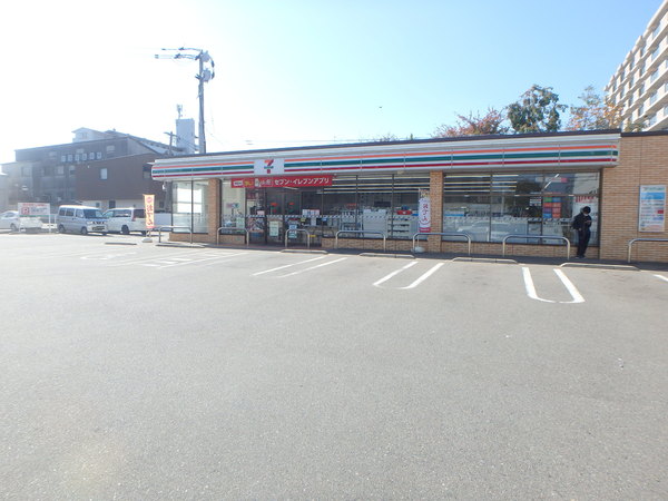 ブランシュシュ空港通り(セブンイレブン博多吉塚4丁目店)
