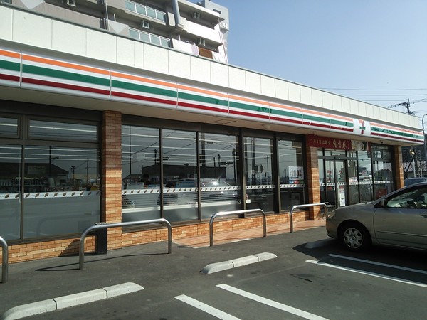 ファミーユ博多の森(セブンイレブン博多東平尾1丁目店)