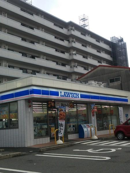 パピヨンヒルズ(ローソン吉塚５丁目店)