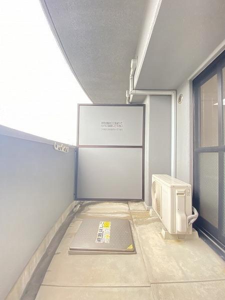 ロイヤル博多駅東84