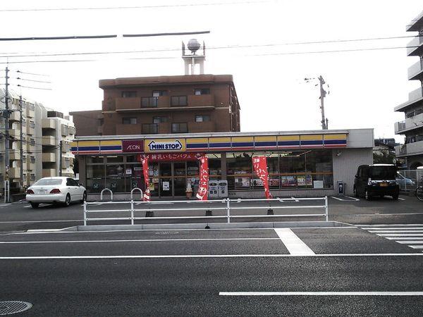 ワールドビル3(ミニストップ博多諸岡店)