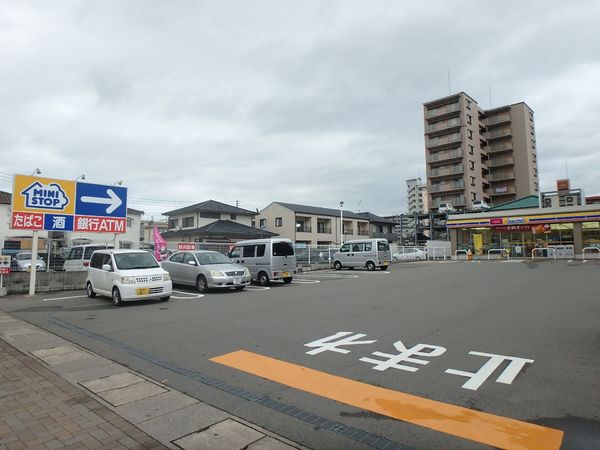 ゆうプラザ博多駅東A棟(ミニストップ博多吉塚3丁目店)