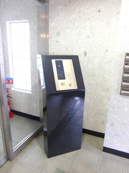 ロマンス・リコ2(エントランス)