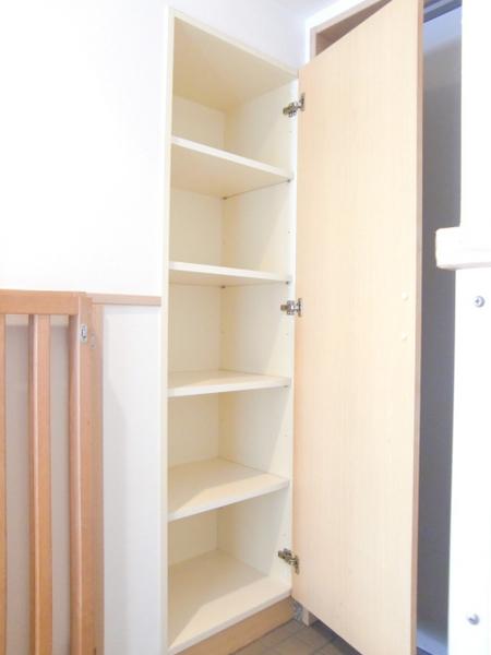 ハイツ・ルミエールペッティ