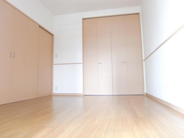 ハイツ・ルミエールペッティ