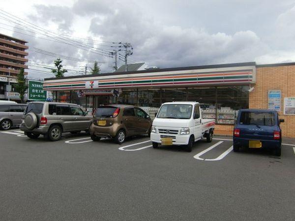 プルニエール博多(セブンイレブン博多東光寺町店)