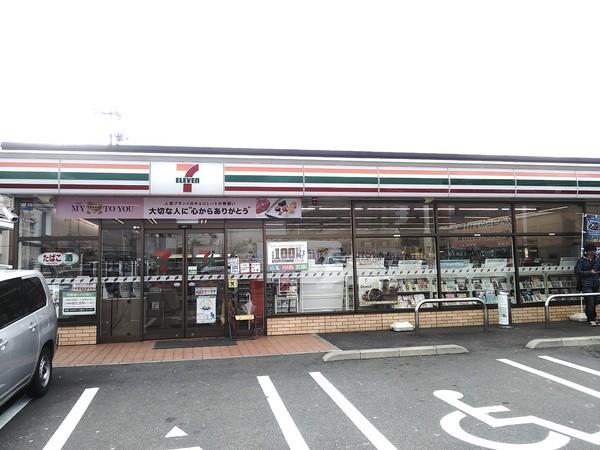 アンビシャス江崎(セブンイレブン博多東那珂3丁目店)