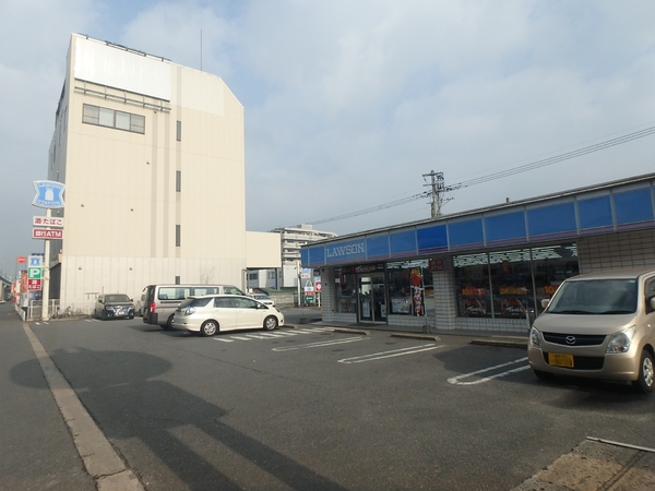 ソレアード空港南(ローソン福岡金隈店)