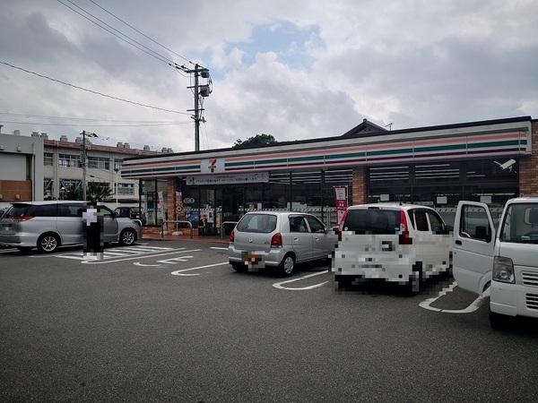 リュミエール空港前(セブンイレブン博多席田小学校前店)