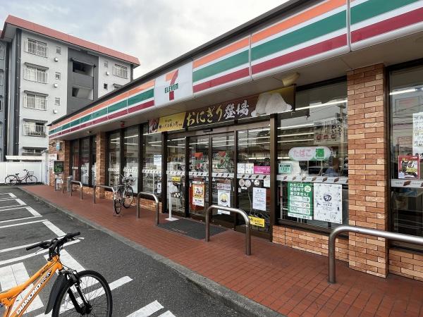 シャポー三筑(セブンイレブン博多三筑2丁目店)