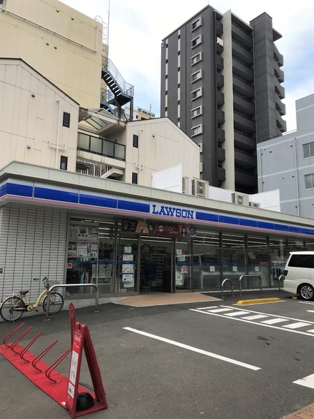 グランドアセント(ローソン博多中呉服町店)