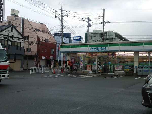 LIBTH竹下(ファミリーマート清水三丁目店)