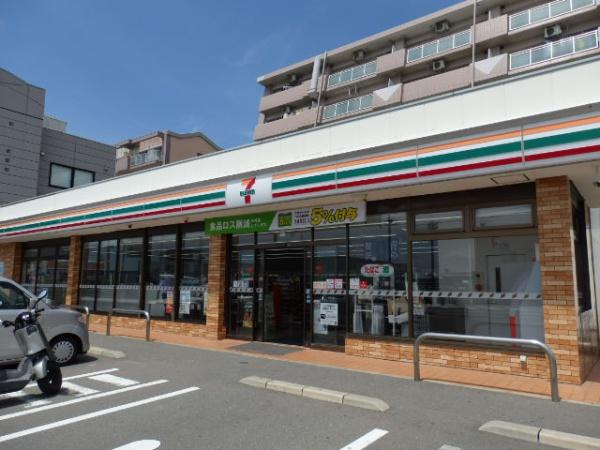 ネストピア福岡空港駅前(セブンイレブン博多席田小学校前店)