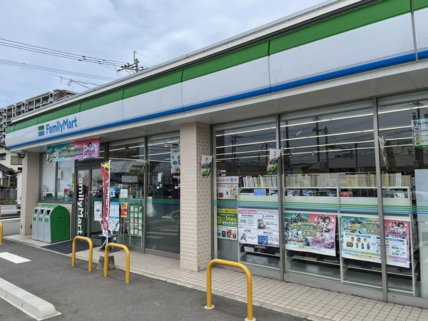 ソレアード空港南(ファミリーマート博多金の隈3丁目店)