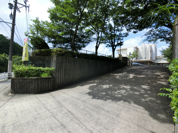 ソレアード空港南(大野城市立御陵中学校)