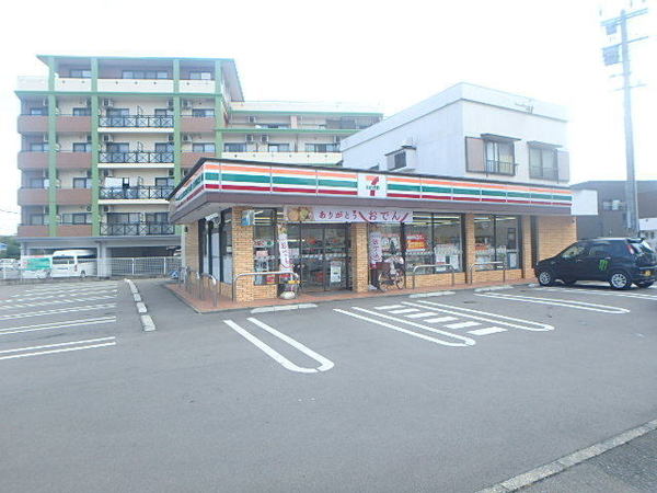 ドミールシャトー(ミニストップ博多諸岡店)