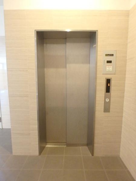 グラディート吉塚駅東