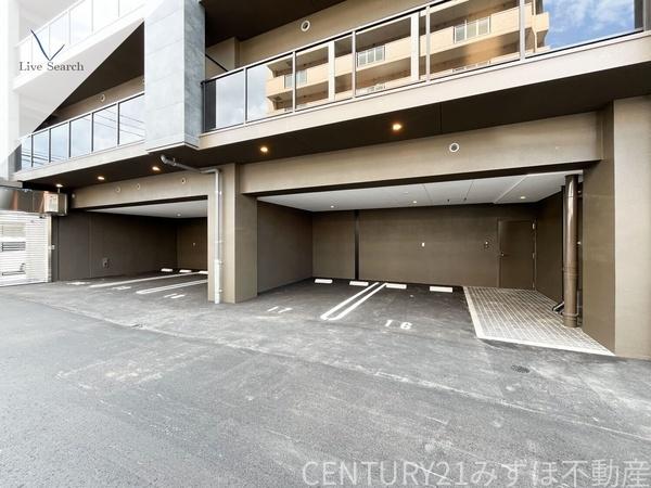 ラフィーネ博多南(駐車場)