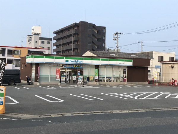 ステイタスマンション博多駅南(ファミリーマート博多駅南六丁目店)