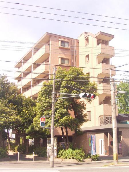 サン・トルース駅南