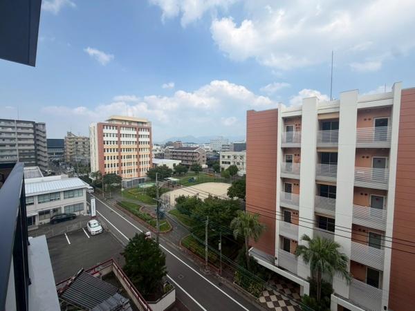 ネストピア東比恵駅前4