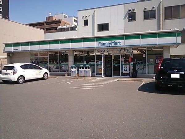 福岡市博多区博多駅南３丁目のマンション(ファミリーマート筑紫通比恵町店)