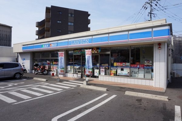 クレールコート野中(ローソン博多諸岡五丁目店)
