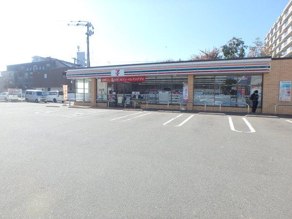 ブランシュシュ空港通り(セブンイレブン博多吉塚4丁目店)