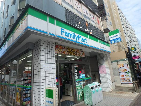 シャンボール大名A(ファミリーマート中央大名2丁目店)