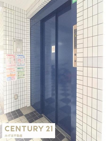 リュミエール空港前