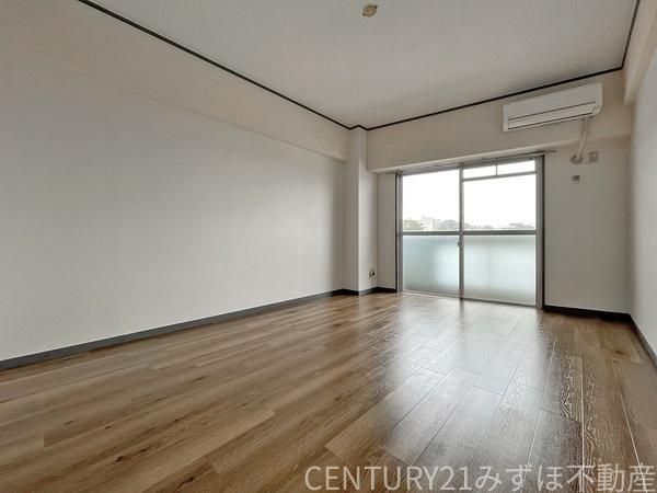 リュミエール空港前