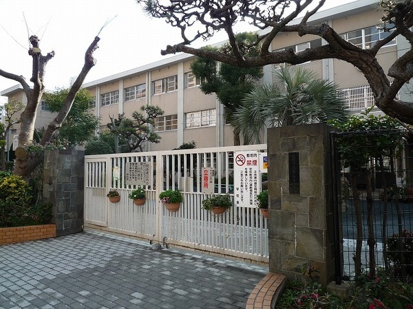 ゼクシオン博多(福岡市立東住吉小学校)