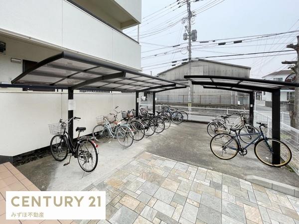 アソシエート前田